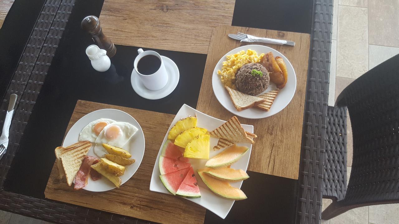 Beachfront Hotel Tramonto Jaco Ngoại thất bức ảnh